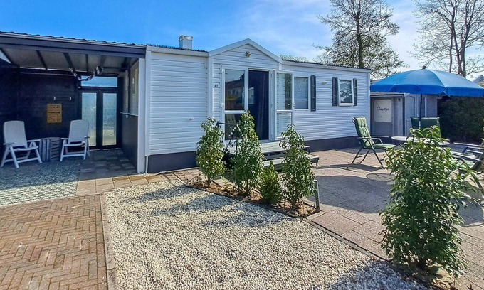 Tzummarum House | Awesome (sta)caravan in Tzummarum