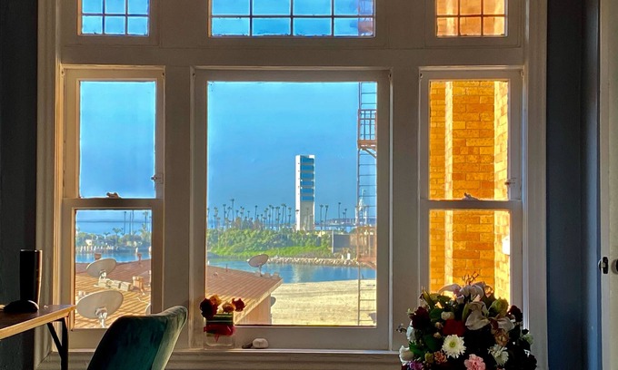Alamitos Beach Condo | Awesome suite w/ocean & marina views, direct to sand & walk to downtown LB!