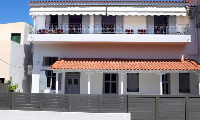 Aegina Apartment | AXS First Floor Apartment Aegina Town