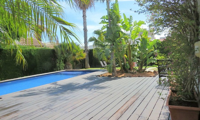 Daimuz House | AZAHAR House. COSTA VALENCIANA, COSTA BLANCA. Garden, swimming pool, beach.
