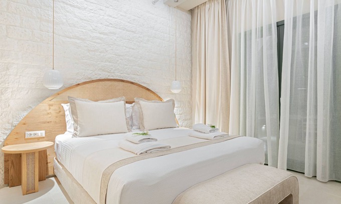 Andros Town House | Azalea Suite by Casa Di Fiori Andros Suites