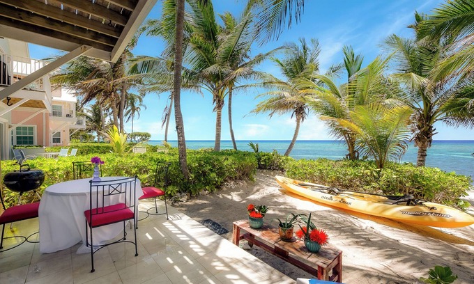 North Side House | Azure Breeze #4, Beachfront, White Sand, Bikes, Kayak, Snorkel Gear, Rum Point!