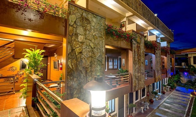 Kalibo Apartment | Azure Skies: 3-Bedroom Paradise