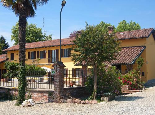 Granozzo con Monticello Bed & Breakfast | B&B Cascina Baraggione