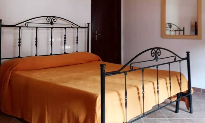 Giuggianello Bed & Breakfast | B&B TOBIA'SHOUSE Orange: A REAL SALENTO EXPERIENCE