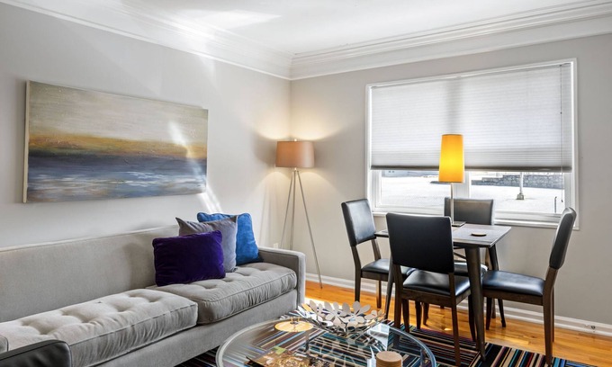 Brookwood Apartment | (B2bB) Enjoy a Full Kitchen in an Affordable Condo near Peachtree Street