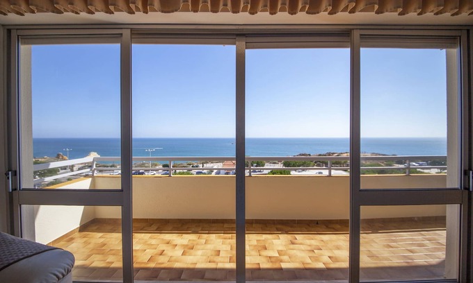 Praia da Rocha Apartment | B43 - Spotless Seaview Apartment