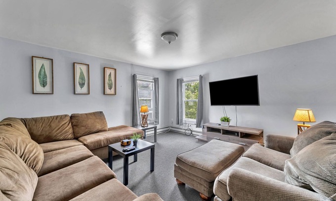 Oneonta Apartment | Babe Ruth Apt 2 - All Star Baseball Rentals