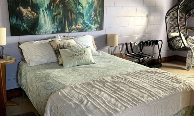 Treloar Apartment | Back Door Guest Suite, Zia My Retreat
