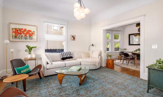 Centennial House | Backyard Bliss! 4-BR Stay w/Hot Tub, Redwood City