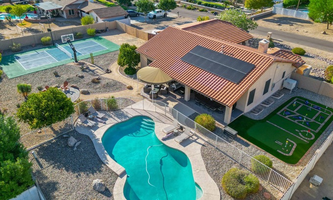 Glendale House | Backyard Paradise Pickleball Pool Mini Golf Arcade