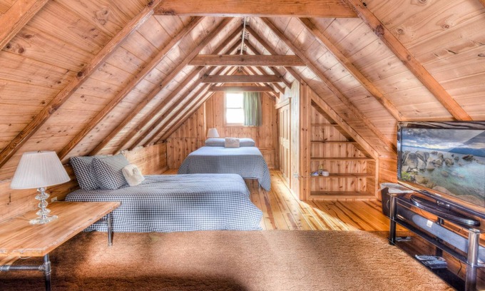 Tahoe Island Cabin | Badger Basin - 30+ Day Vacation Home Rental