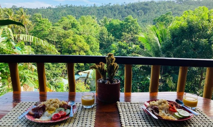 Puerto Galera Bed & Breakfast | Bahay Luntian Guest House
