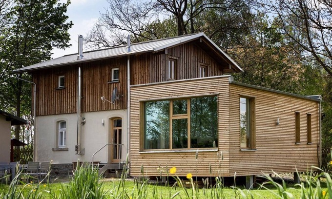 Tirpersdorf House | Bahnwärterhaus Droßdorf - vacation home, shower, WC, 3 bedrooms