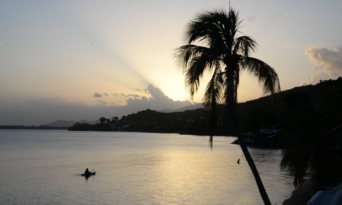 Bajo Apartment | BAJOS MARINA BEACH HOUSE; Enjoy Sunsets on the Coast of the Caribbean Sea