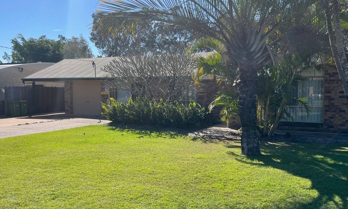 Rainbow Beach House | Baker - Rainbow Beach. Walk to Everything! Including the beach and main street.