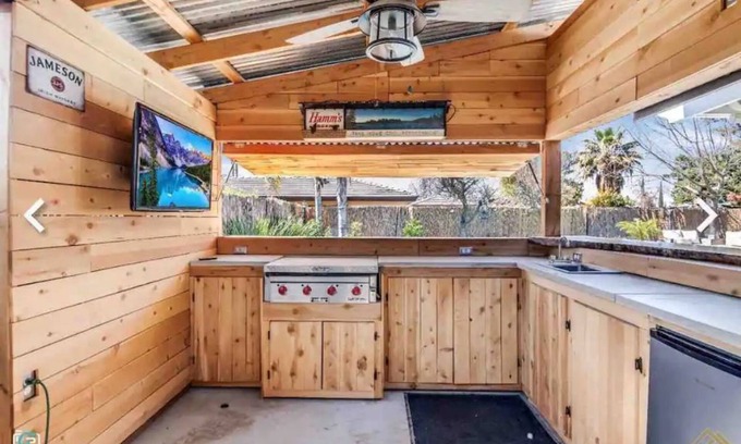 Greenacres House | Bakersfield Outdoor Oasis - Kitchen, Bar, Pool, Spa, Fire