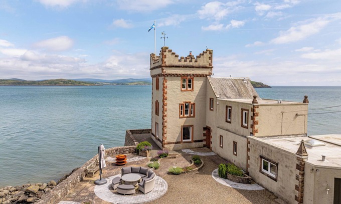 Sandyhills Cottage | BALCARY TOWER, pet friendly, luxury holiday cottage in Palnackie