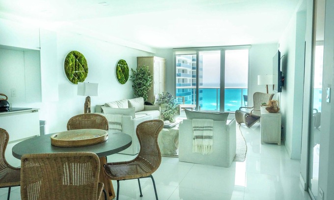 South Beach Apartment | Balcony on the Sand - Oceanfront Apartment for 4 with Resort Amenities