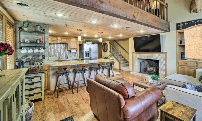Afton Condo | Balcony w/Hot Tub: Monkey Island Vacation Rental!