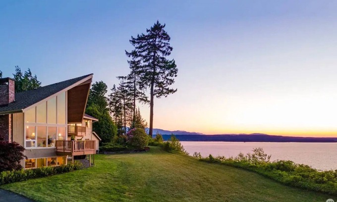 Hansville House | Bald Eagle Baynn