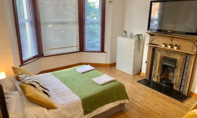 Balham House | Balham, South London Spacious Guest House 1, 6 rooms available