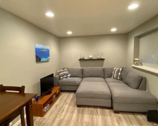 West Woodland Apartment | Ballard 1 bedroom condo with in-unit laundry