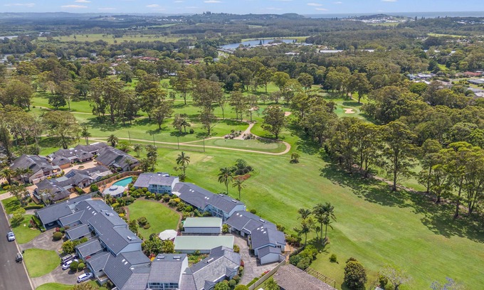 East Ballina Apartment | Ballina Golf Unit - Panoramic Views of Ballina Golf Course