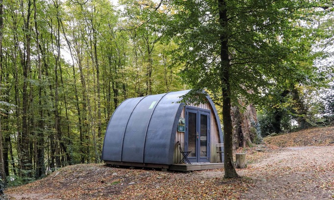 Barranisky Cottage | BALLYBEG POD 2, romantic, with hot tub in Tinahely, County Wicklow