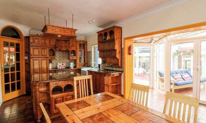 Lady's Island Cottage | BALLYSHEEN HOUSE, pet friendly in Rosslare Harbour, County Wexford