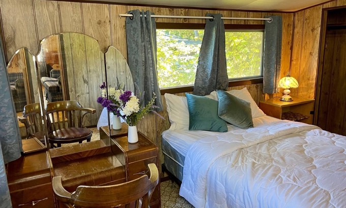 Rosedale Cottage | Balsam Lake Villa Cottages: 3-Bedroom Cottage #3