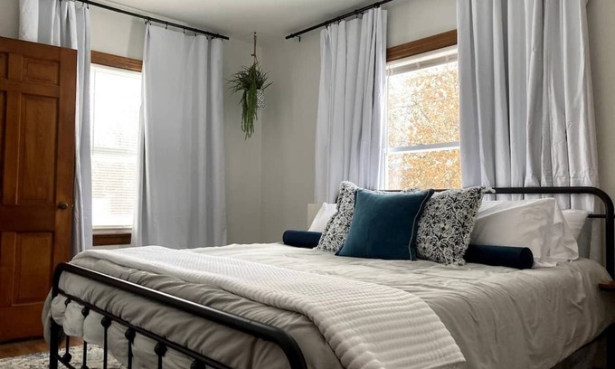 Kirksville House | Baltimore BNB - heart of Kirksville