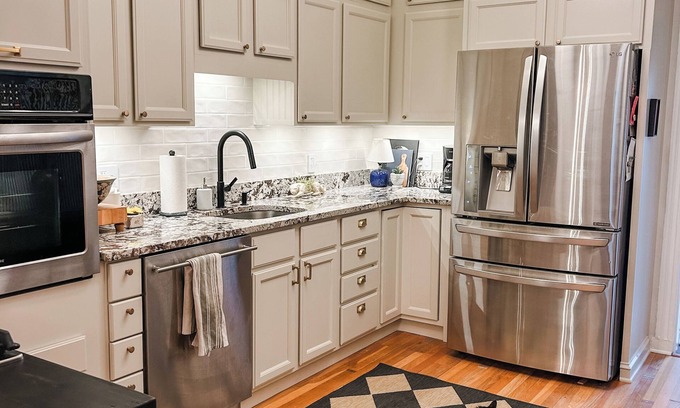 Canton House | Baltimore's Luxury Rowhome Stay