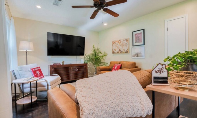 Northport House | Bama Bungalow – 9 Min from UA - Cozy 3BR Home