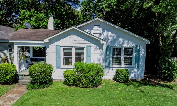 Forest Lake House | Bama Bungalow - Book for football season and more!