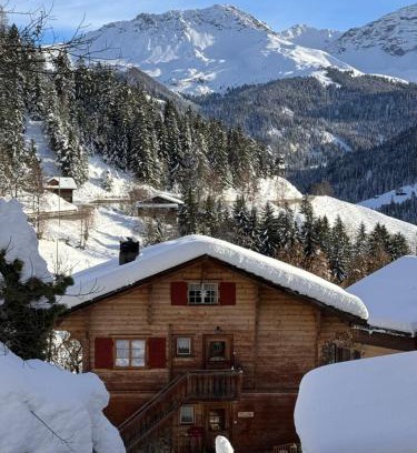 Peist Apartment | Bambi Lodge Ferienwohnung auf knapp 1400 m nahe Arosa