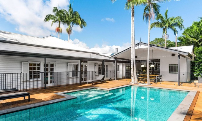 Bangalow House | Bangalla Bangalow - heritage farmhouse with pool