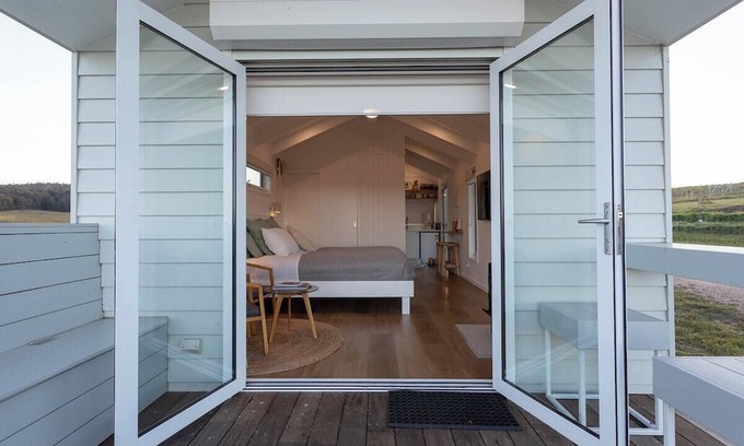 Seaton Cabin | Banjos Cabin Gippsland | Valley Views · Luxury Eco Escape | Pond Valley Views Fi