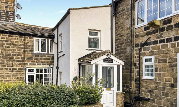 Bingley Cottage | Bank Top Cottage - UK49215