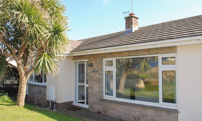 Hope-Cove Cottage | BANKSIDE, pet friendly, country holiday cottage in Hope Cove