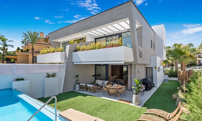 Puerto Banus House | Banus Bay Townhouse - 5 Bed Townhouse nr Banus