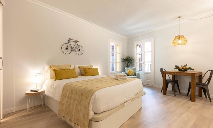 Barri Vell Apartment | Barca Studio 2 - Holiday Apartment Rental in Girona | Bravissimo