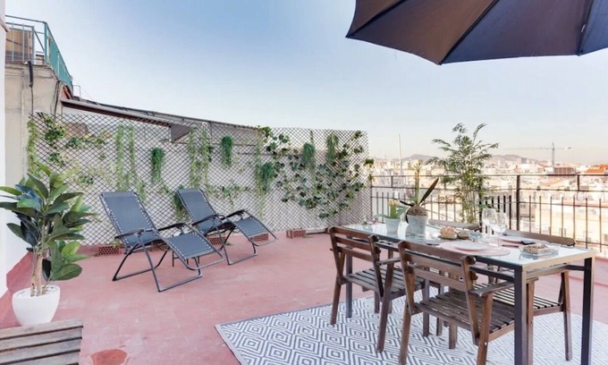 La Nova Esquerra de l'Eixample Apartment | BARCELONA GARDEN BUILDING!