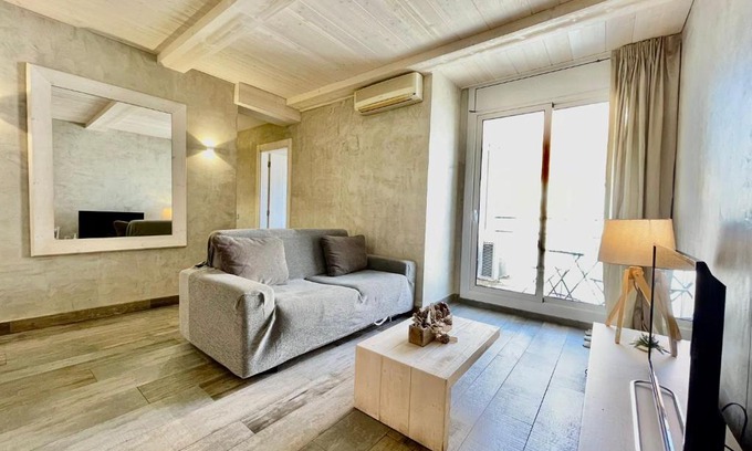 El Camp de l'Arpa del Clot Apartment | BarcelonaForRent Market Suites