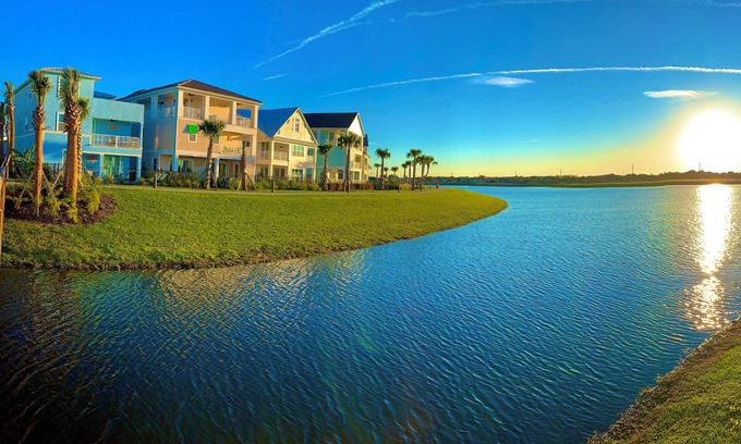 West Kissimmee Cottage | Barefoot Bungalow at Margaritaville | Sleeps 8!