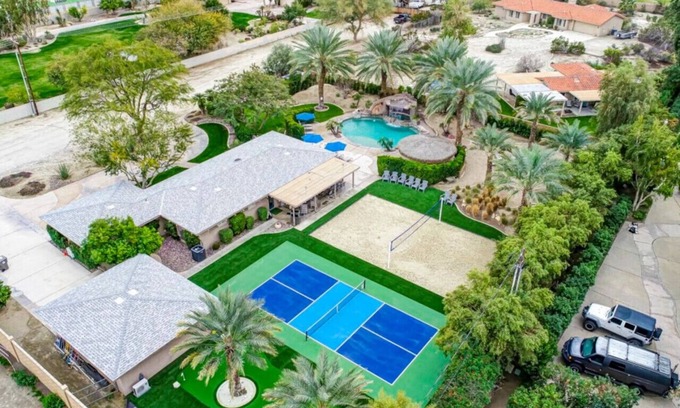 Bermuda Dunes House | BAREFOOT VOLLEYBALL BUNGALOW-1ACRE