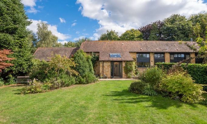 Paxford House | Barn End, Paxford - sleeps 6 guests in 3 bedrooms