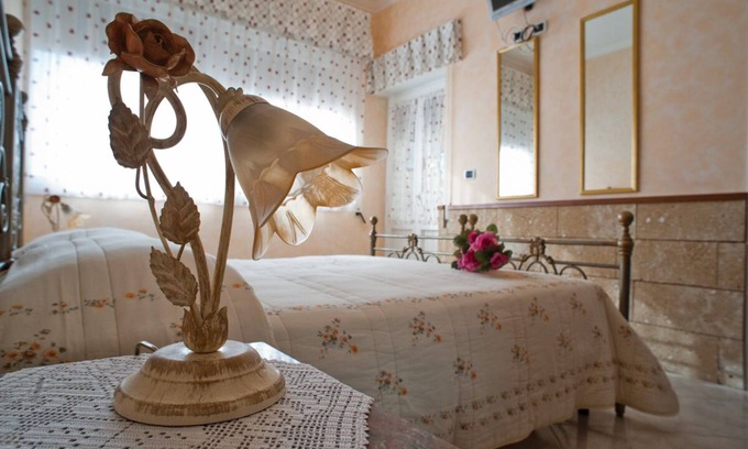 Tiggiano House | Baroness Pink House