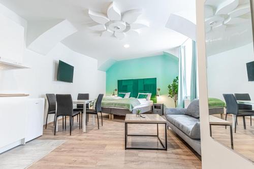 Funfhaus Apartment | Barrier-Free: 2 Neighboring Apt. Ideal for groups