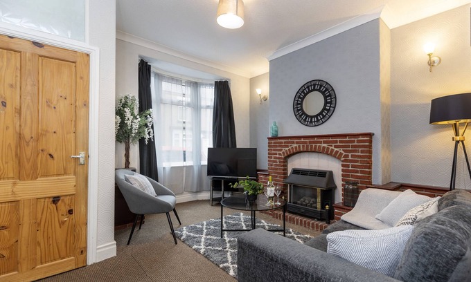 Darlington House | Barron Lodge by Our Home Short Stays